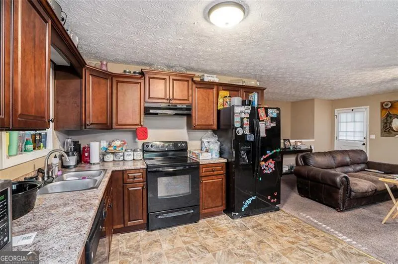 4611 OLD DOUGLASVILLE Road