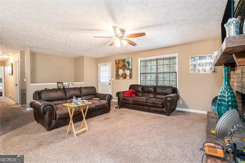 4611 OLD DOUGLASVILLE Road
