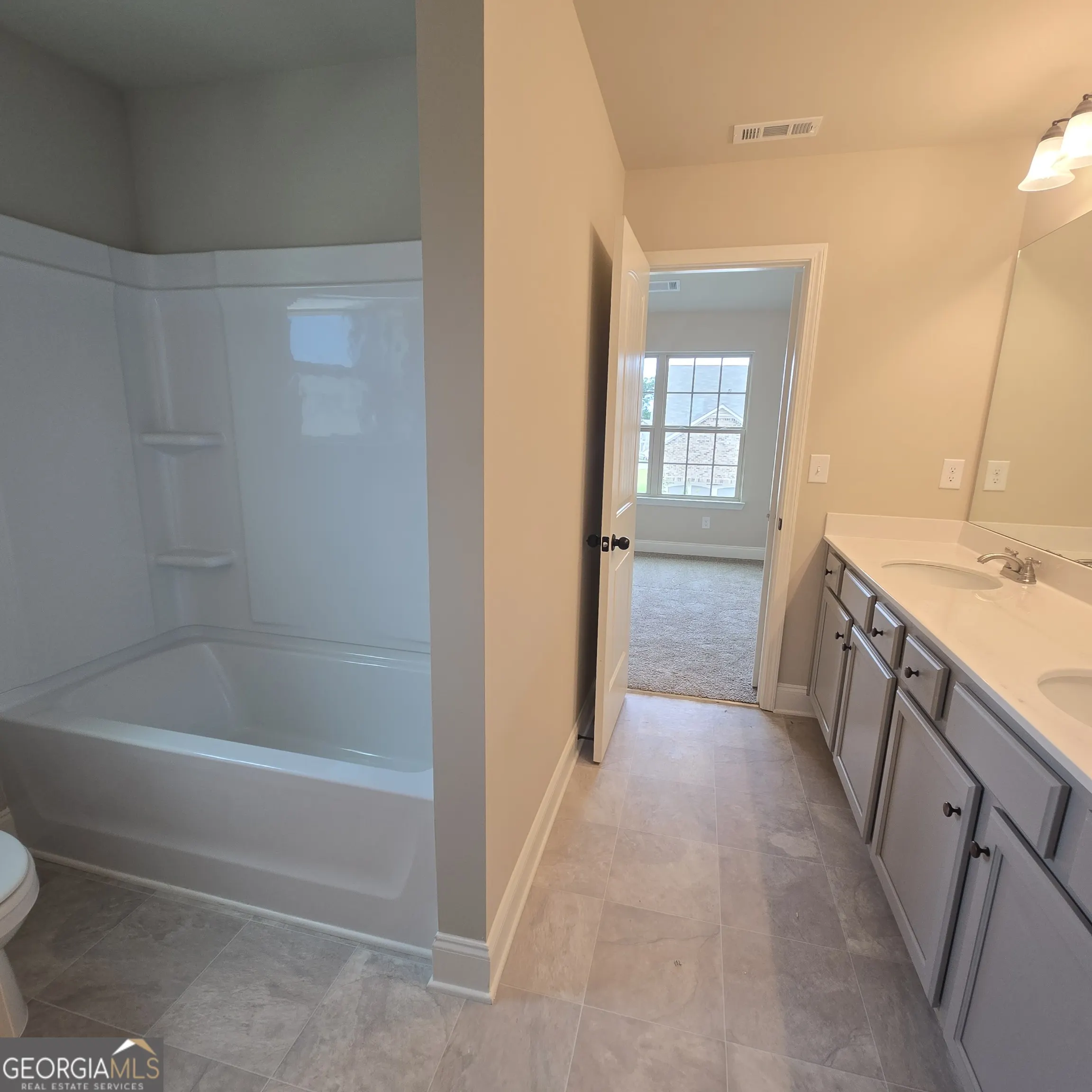 52-B 1107 Kingston Hill Drive, #52-B