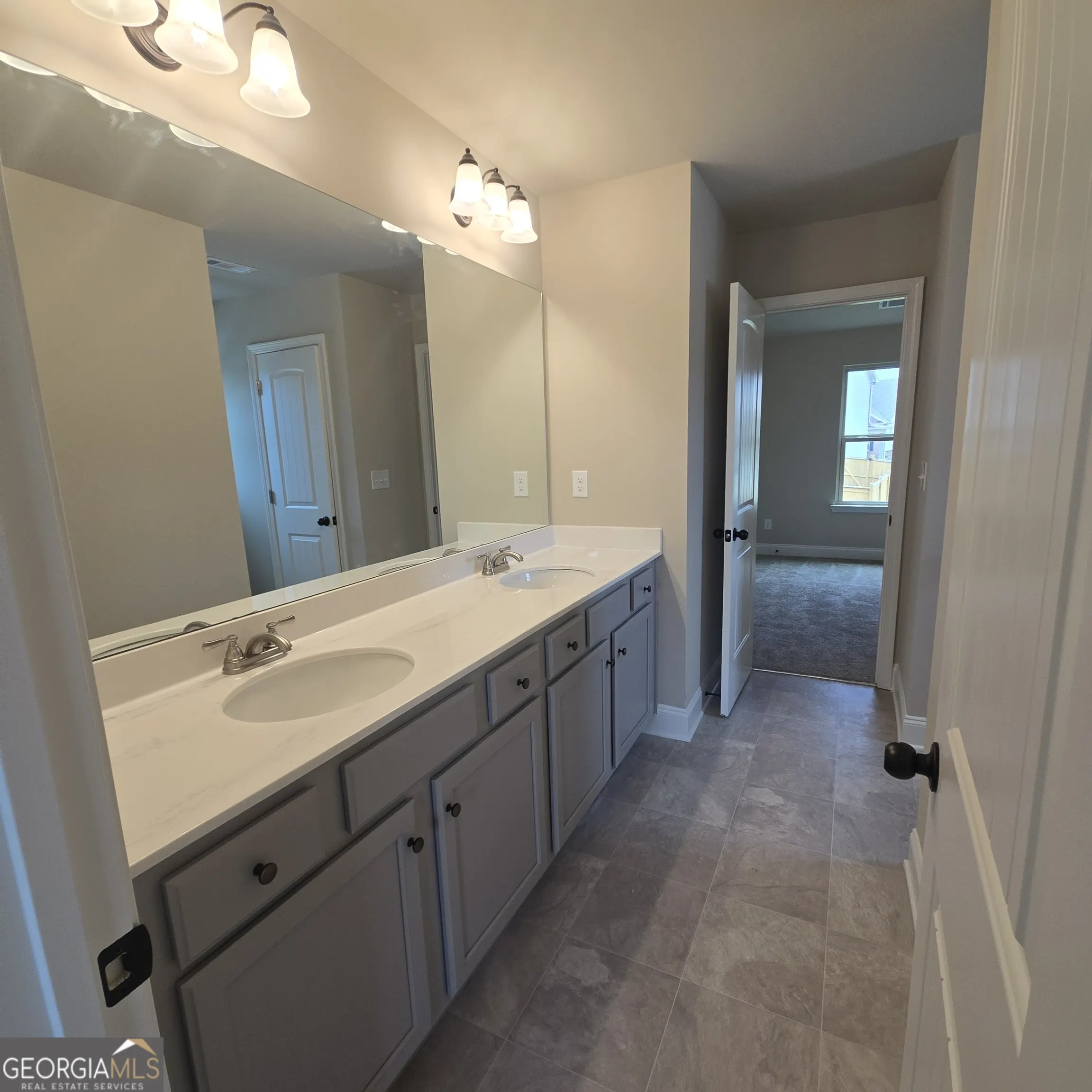 52-B 1107 Kingston Hill Drive, #52-B