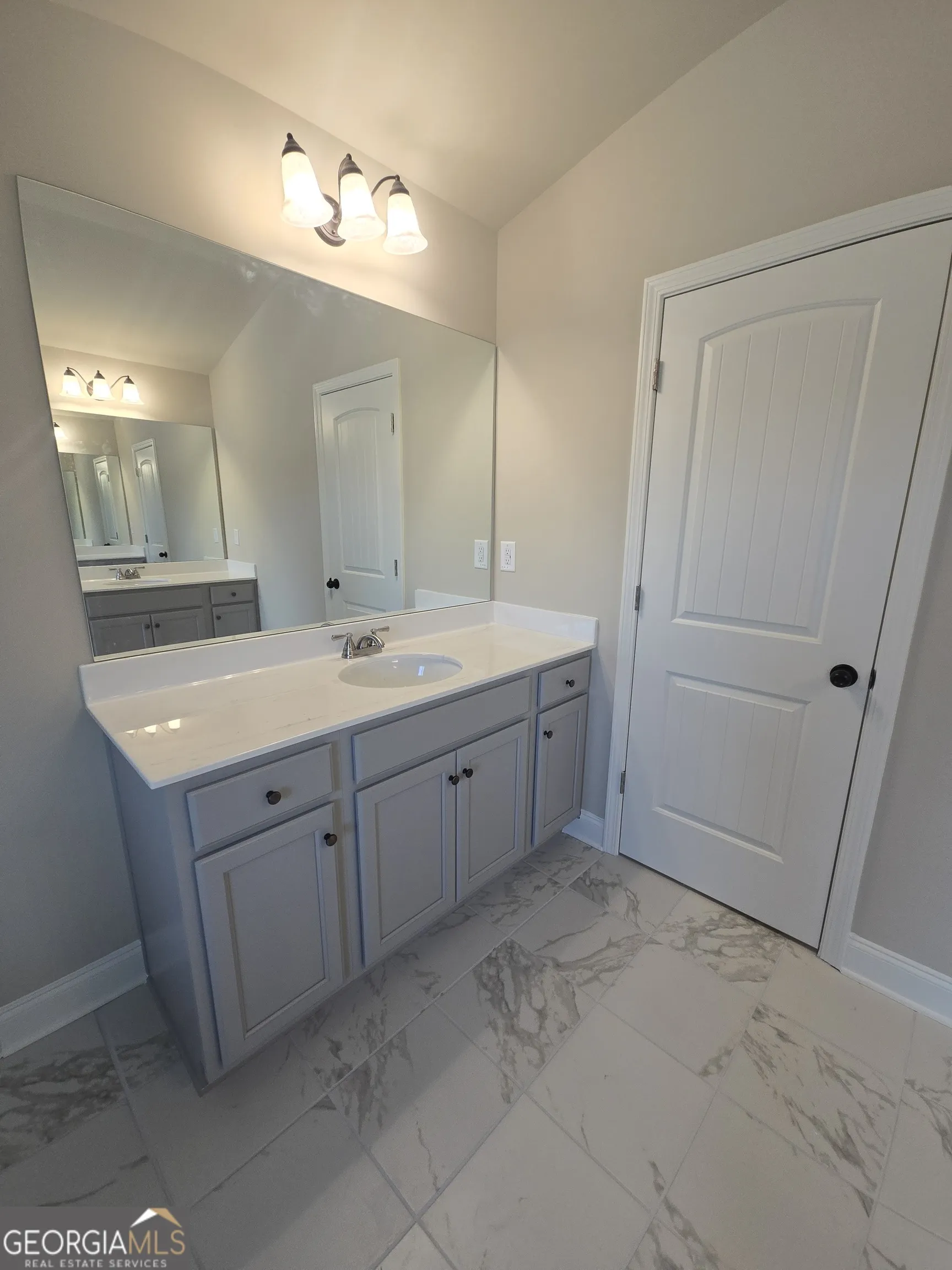 52-B 1107 Kingston Hill Drive, #52-B