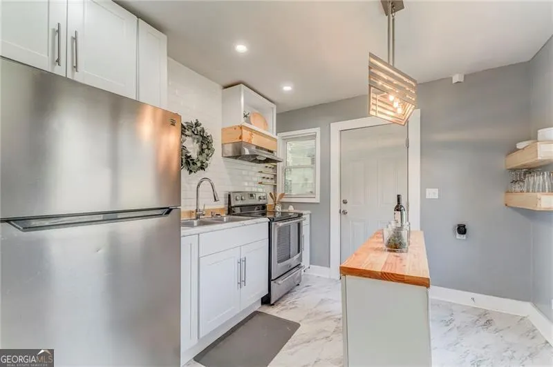 2005 Highland Circle