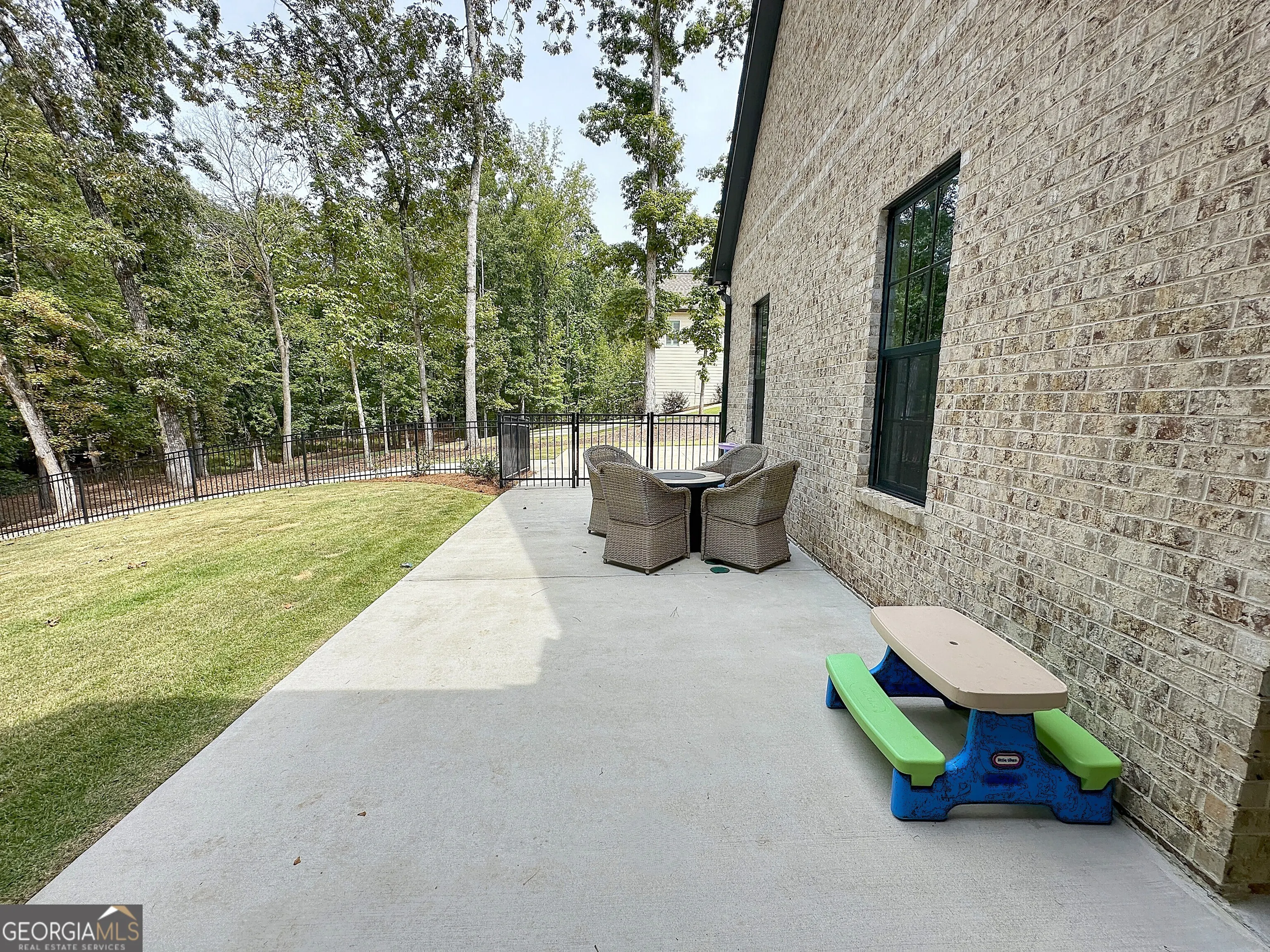 354 Willow Pointe Drive