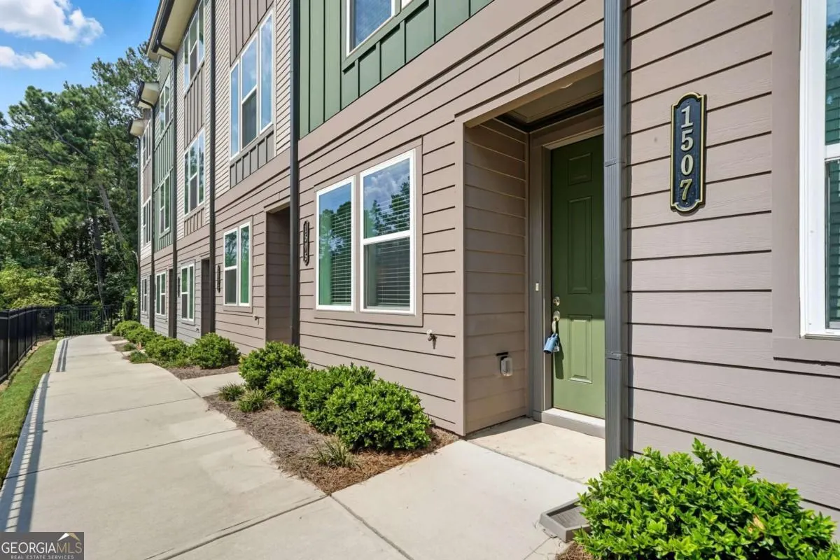 1507 Layton Lane NW