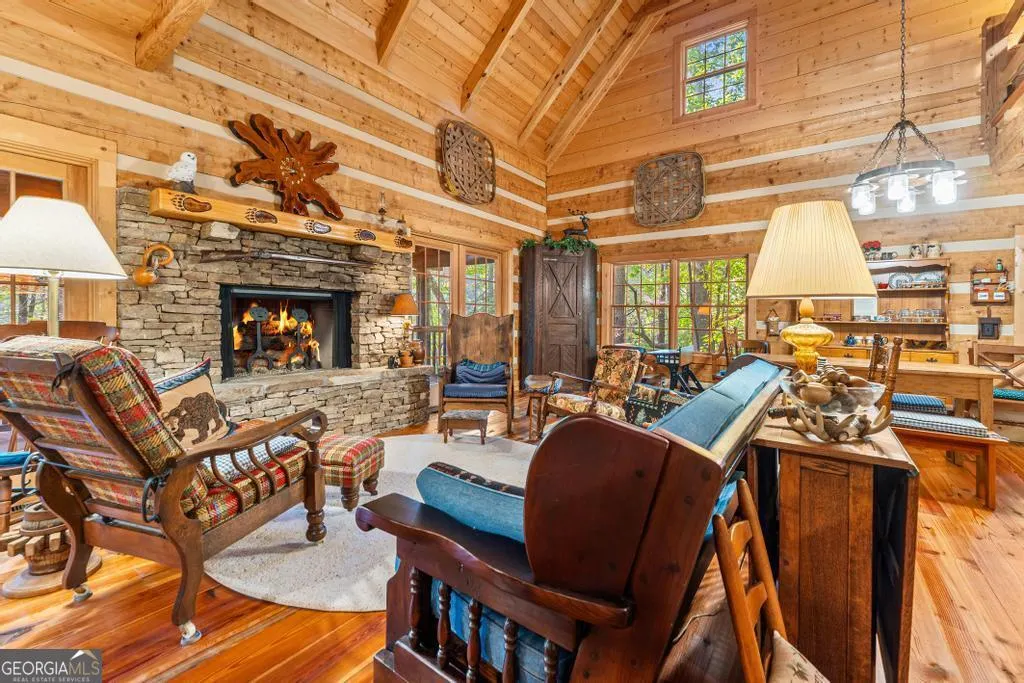 1127 Sautee Trail