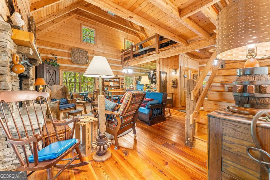 1127 Sautee Trail
