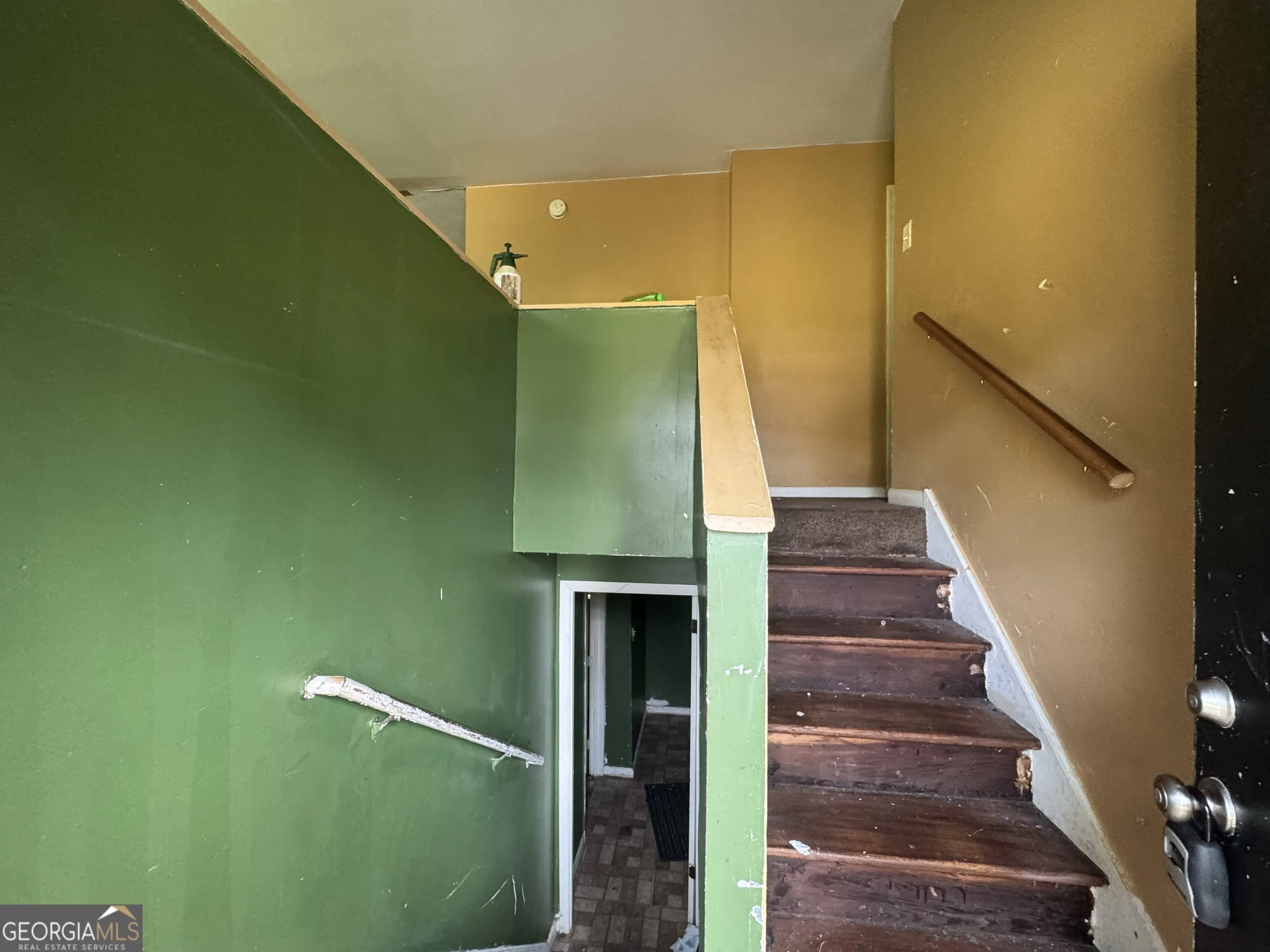 371 Roxbury Drive