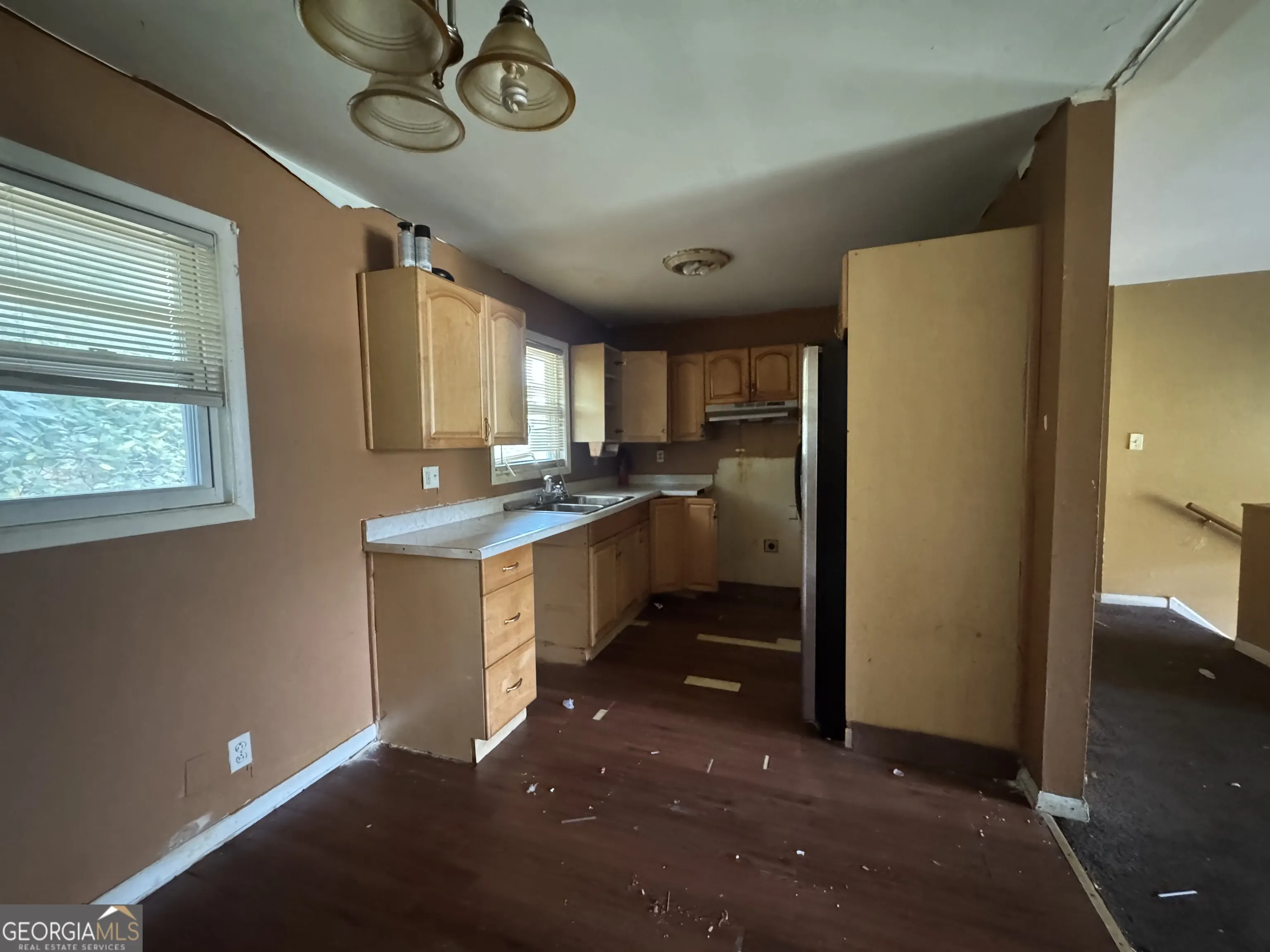 371 Roxbury Drive
