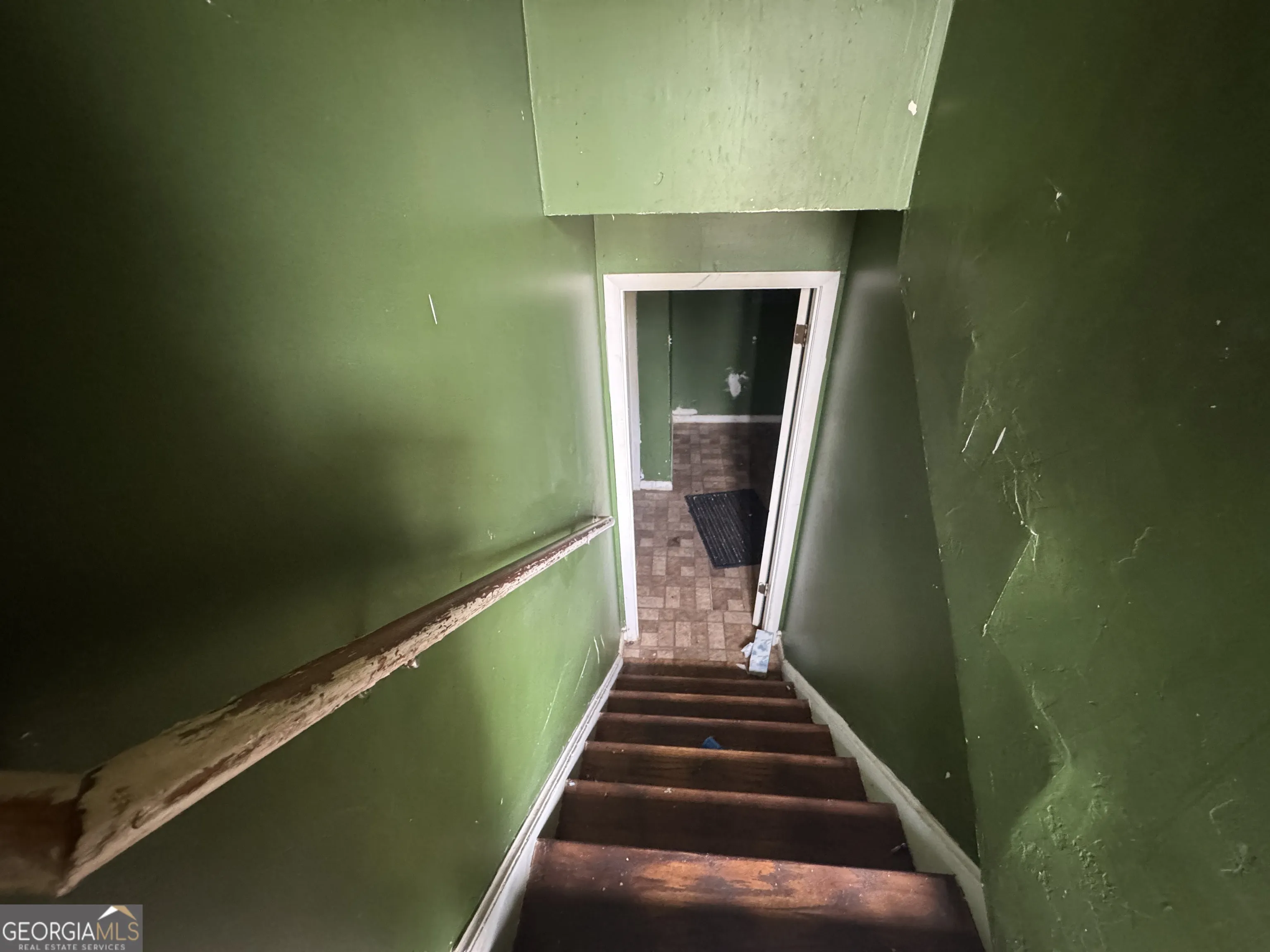 371 Roxbury Drive