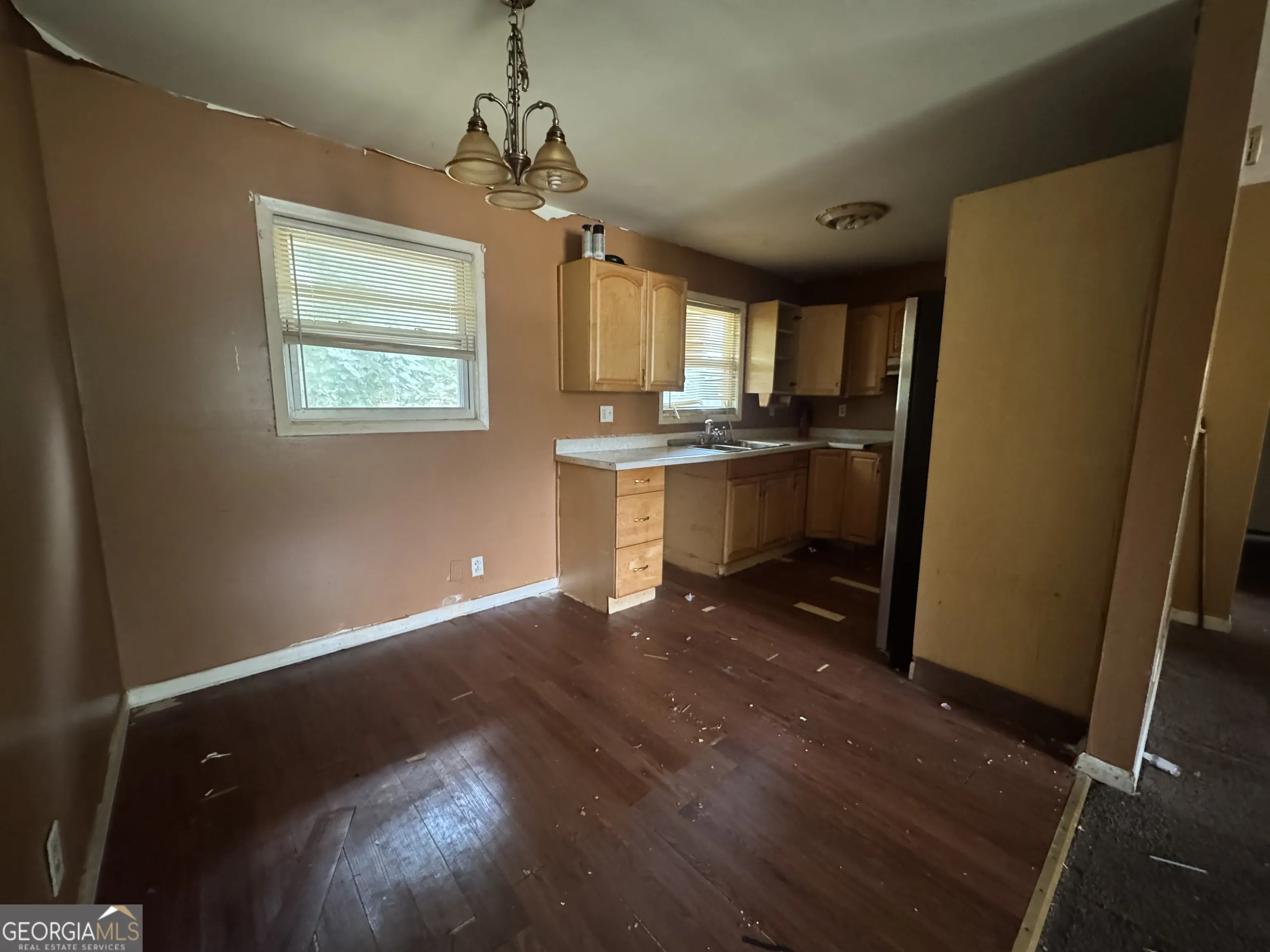 371 Roxbury Drive