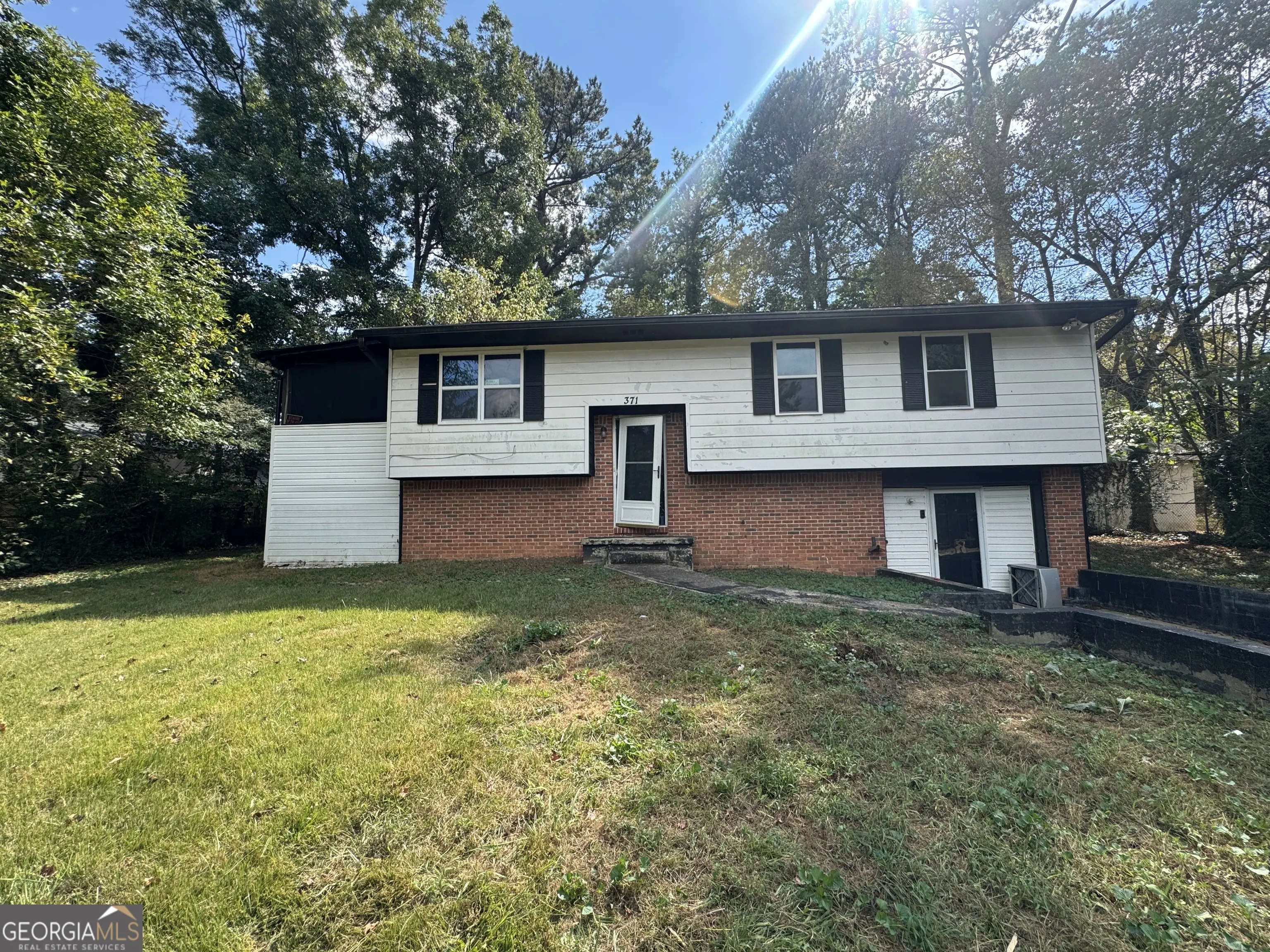 371 Roxbury Drive