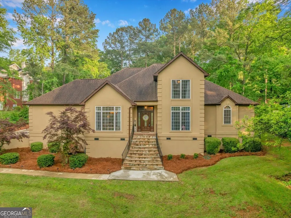 2586 Wesleyan Drive N