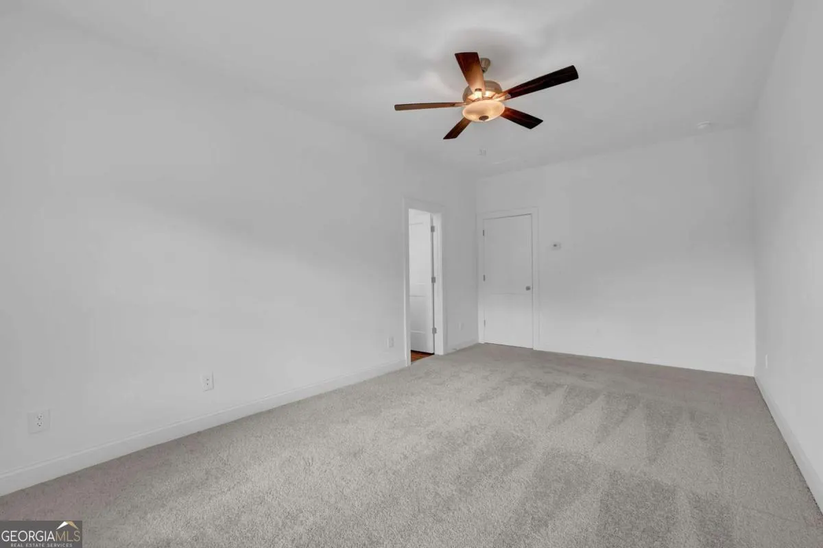 15 310 Heron Street, #15