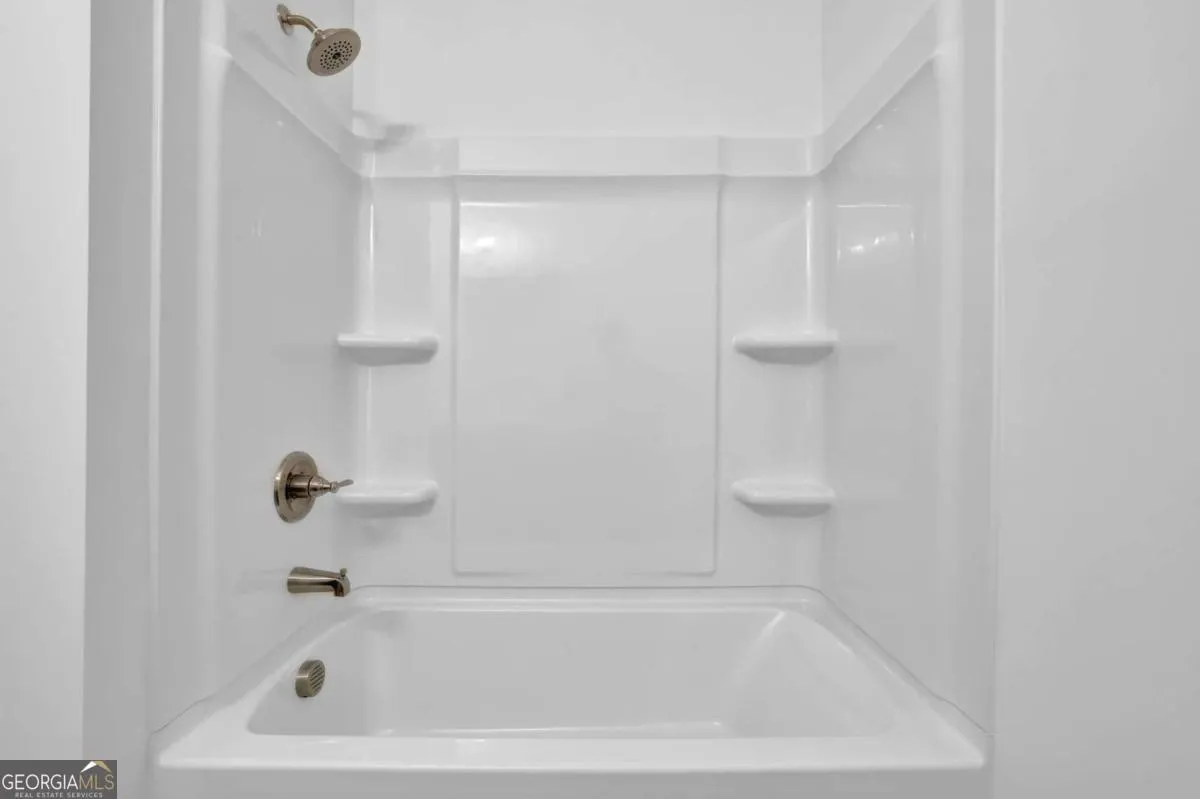 15 310 Heron Street, #15