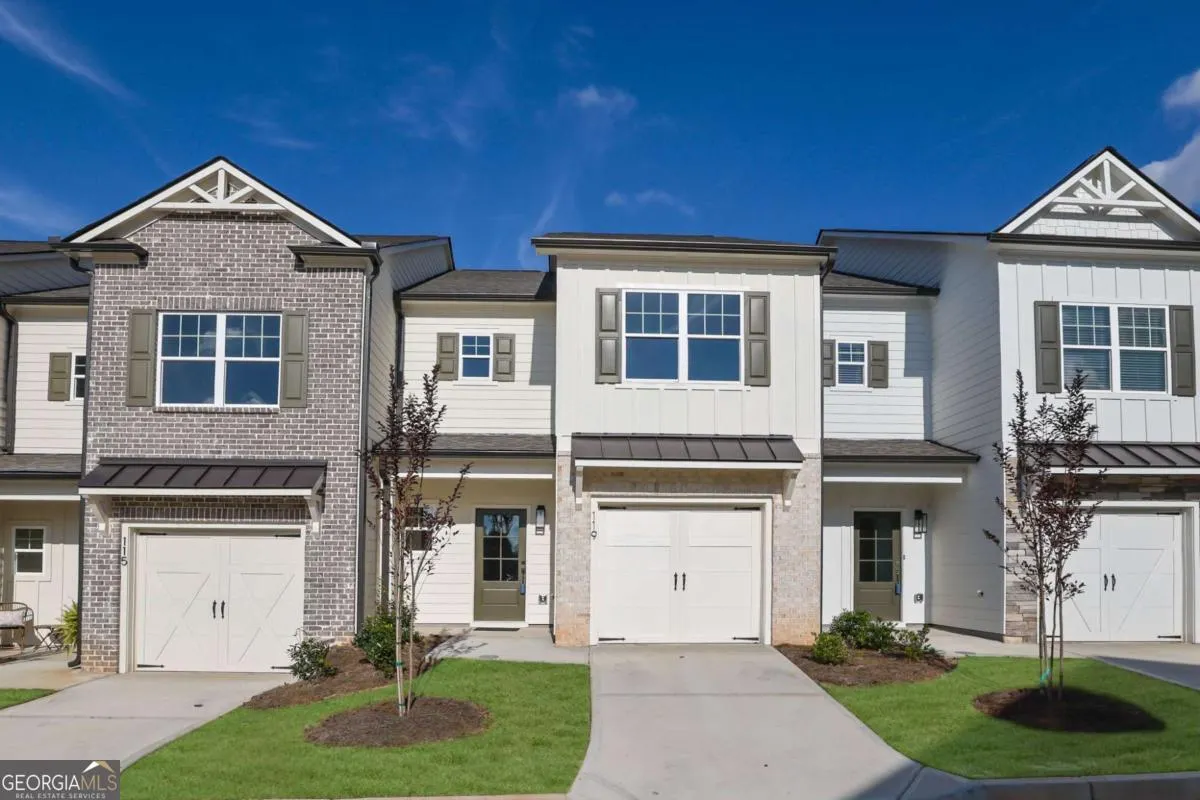 15 310 Heron Street, #15