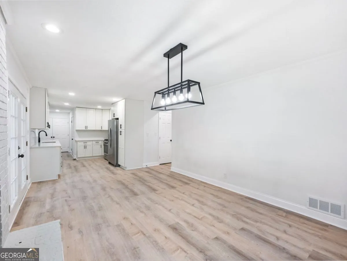 3300 Renoir Court