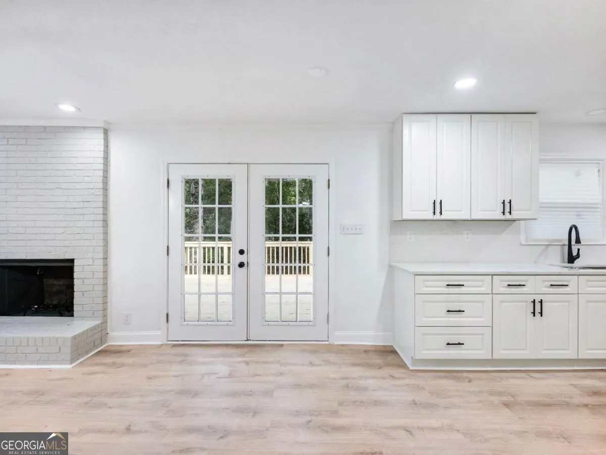 3300 Renoir Court
