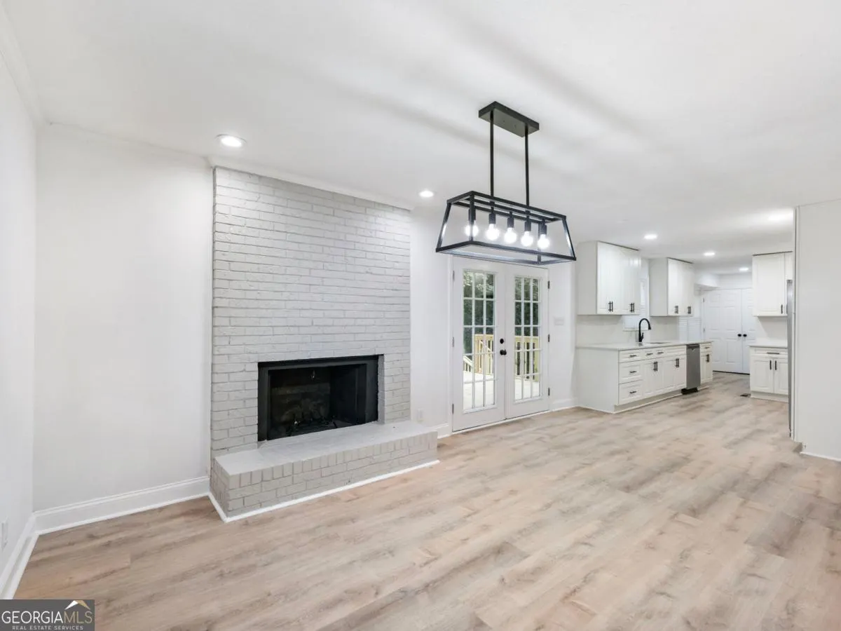 3300 Renoir Court