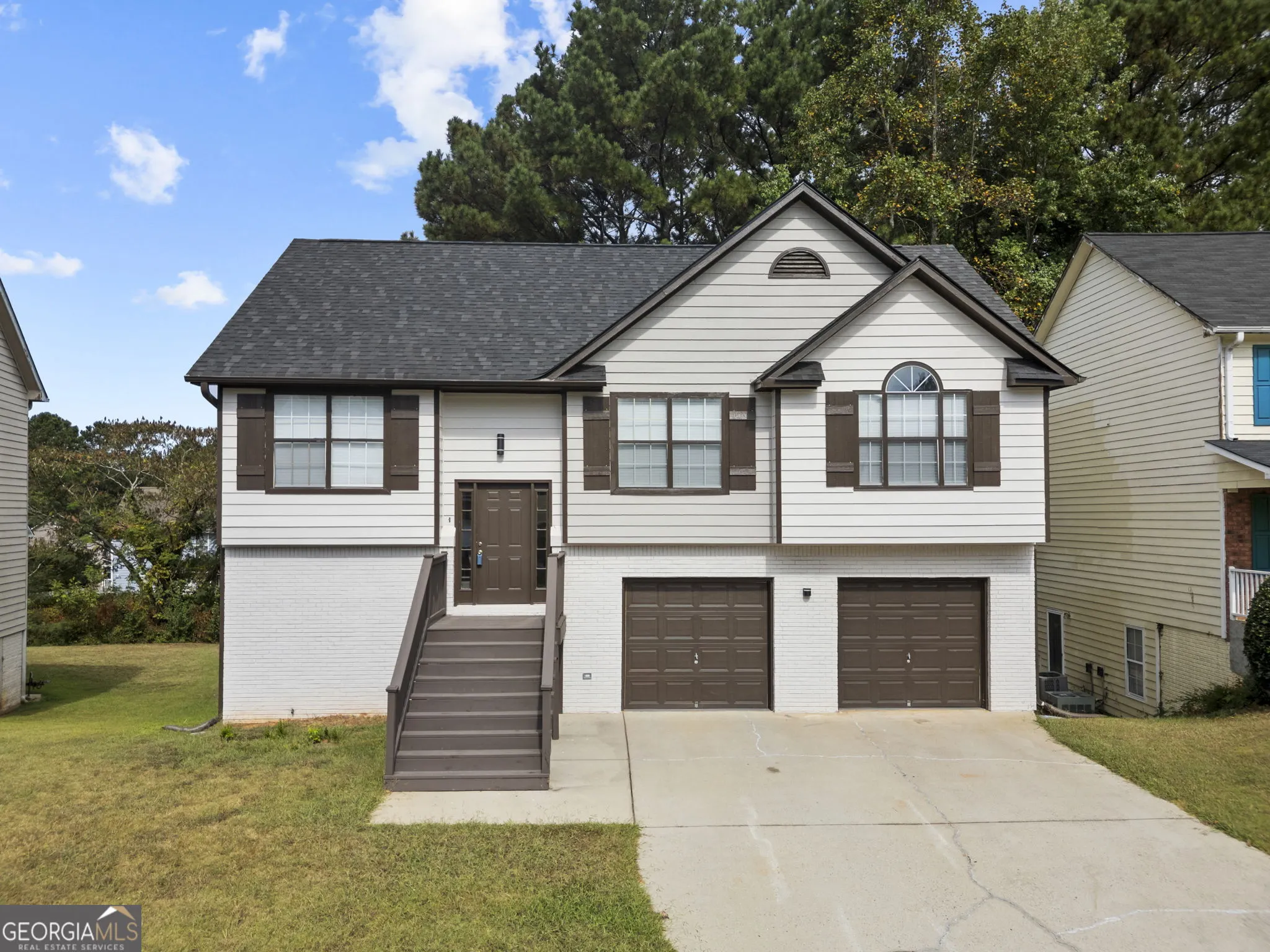 955 Loch Forest Way