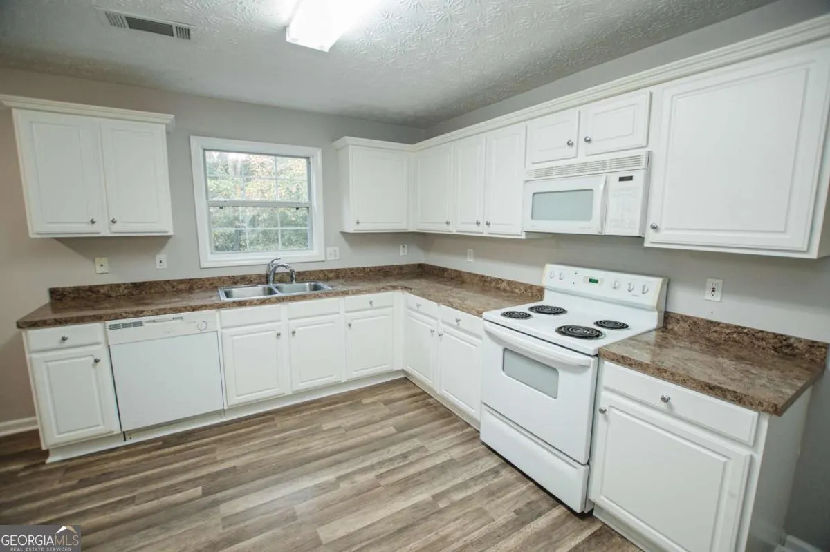 903 Kendall Park Drive