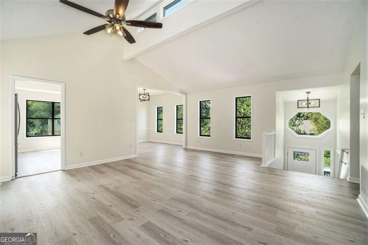 1100 Sallete Court