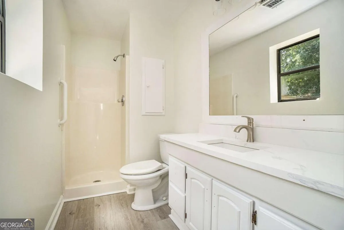 1100 Sallete Court