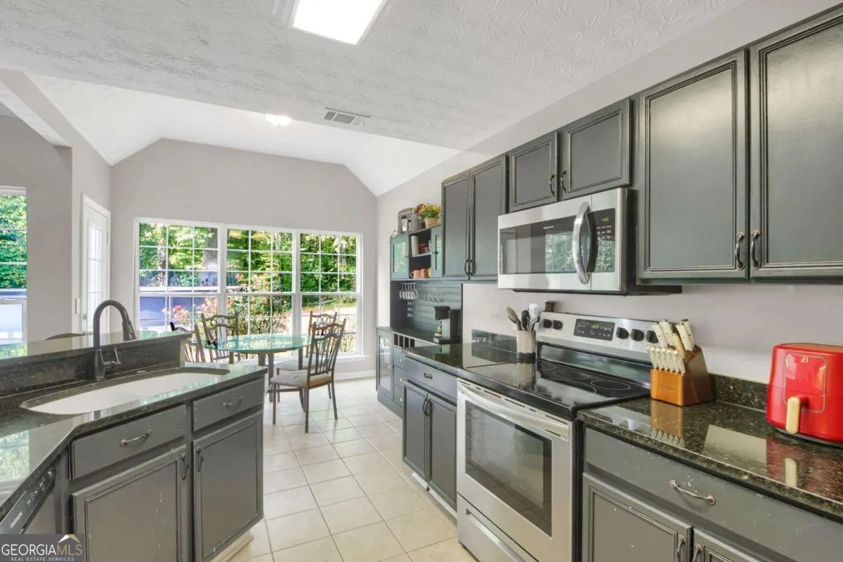 3292 High View Court