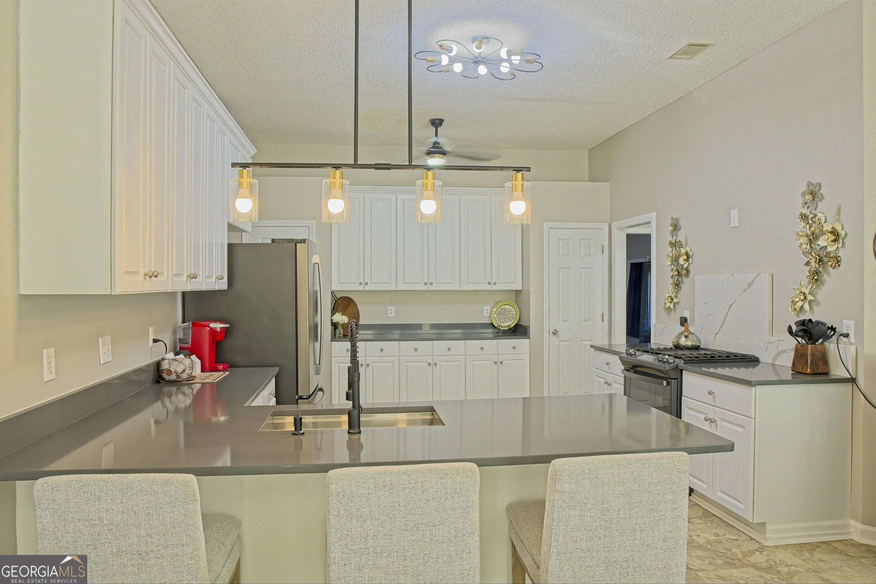 115 Raintree Drive