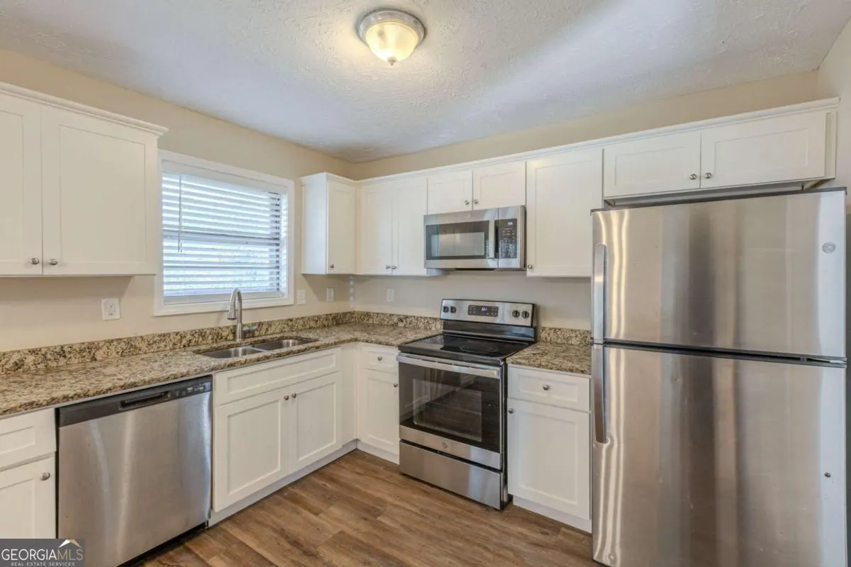 1526 Colony East Circle