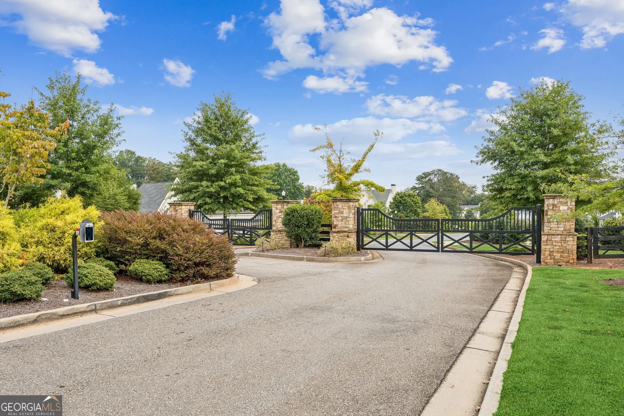 1505 Bon Endriot Court