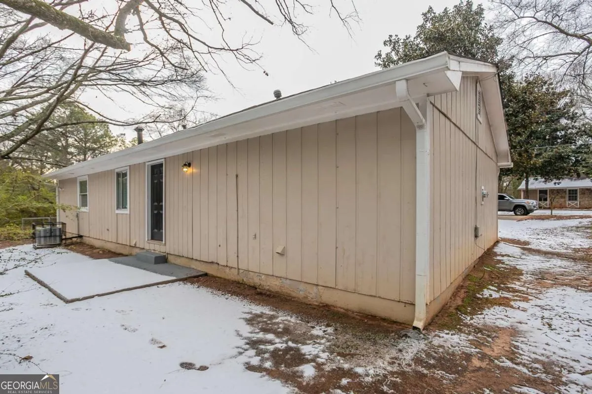1728 W Austin Road