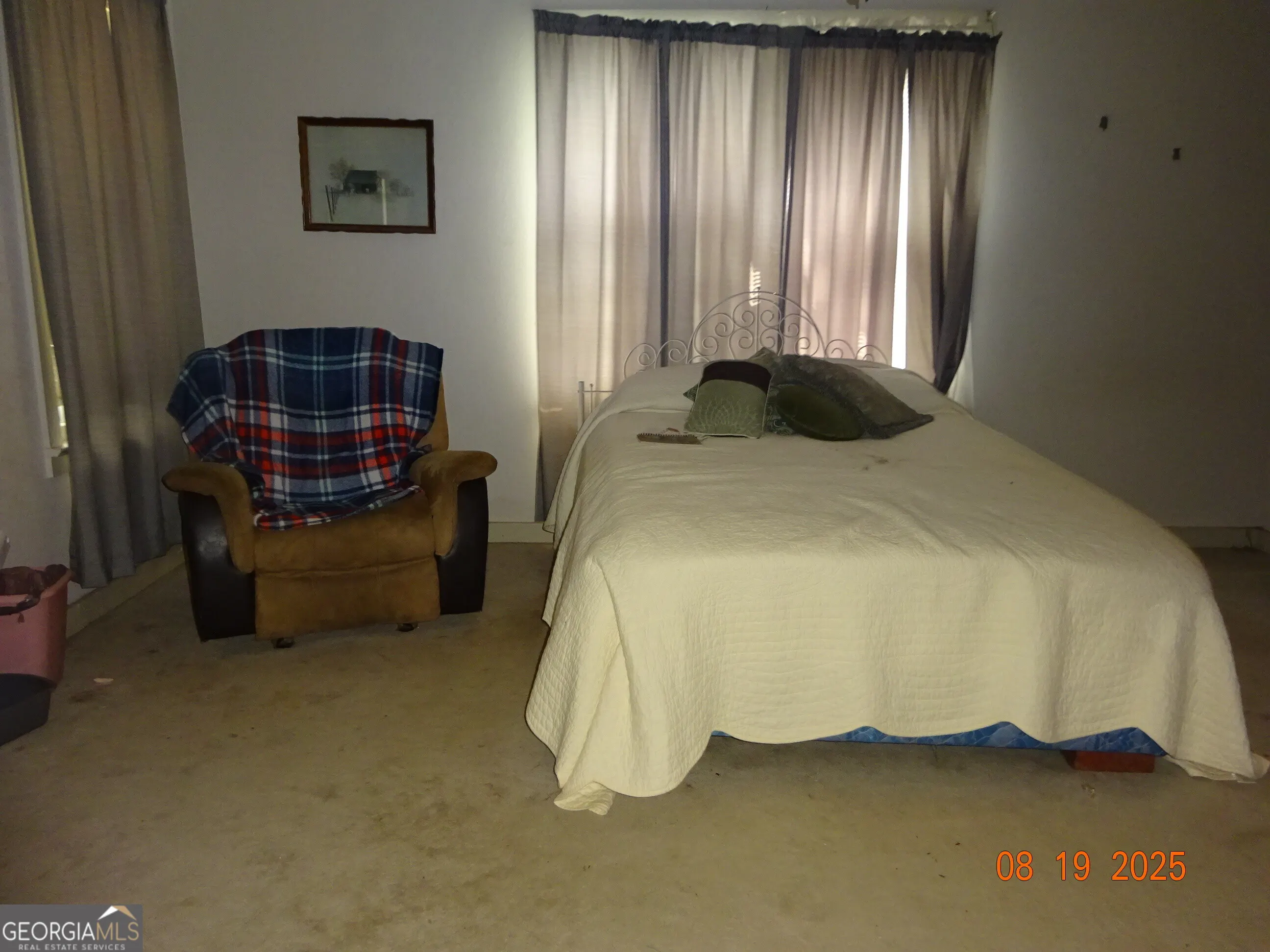 6 N Spring Street