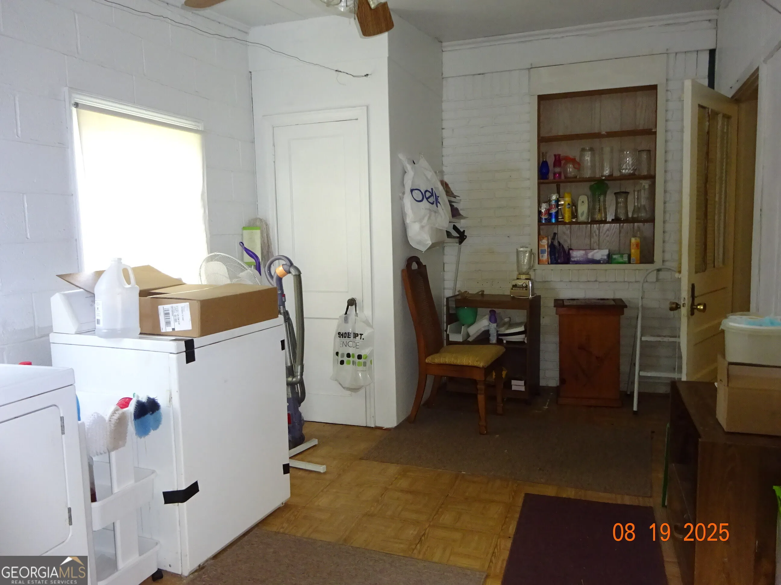 6 N Spring Street