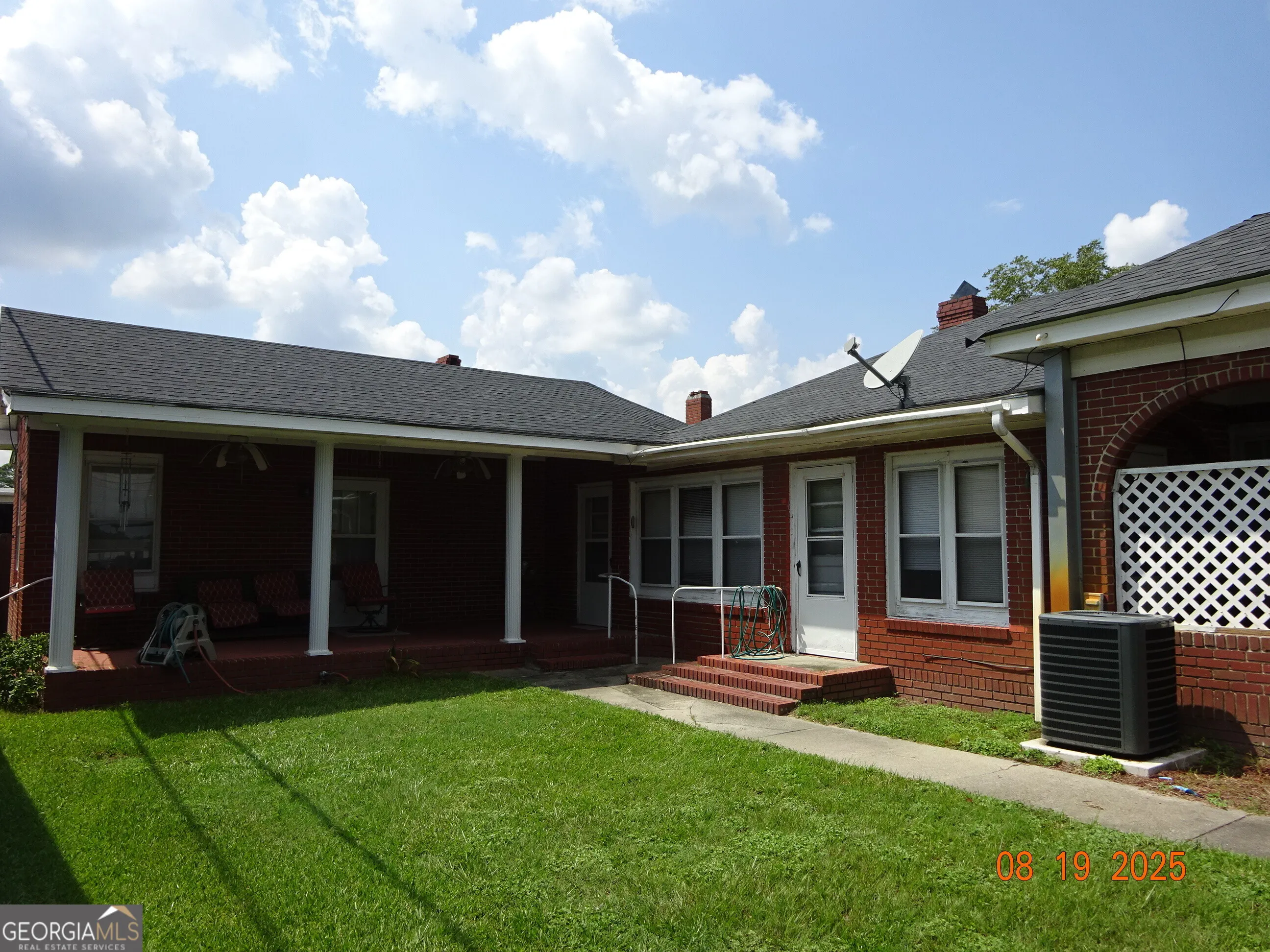 6 N Spring Street