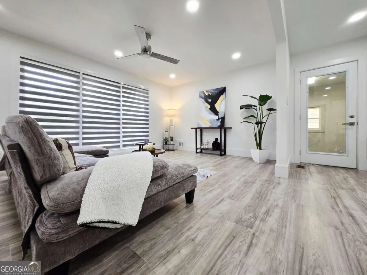 2400 Glenrock Drive