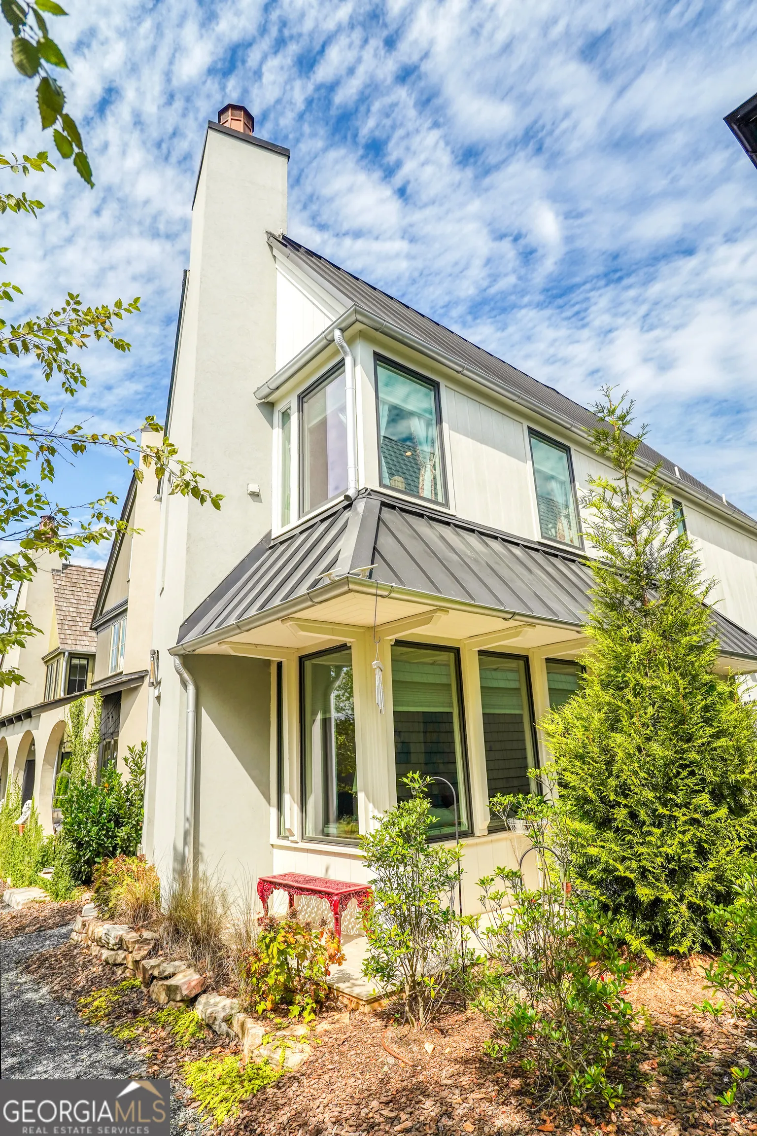305 Breakspear Lane