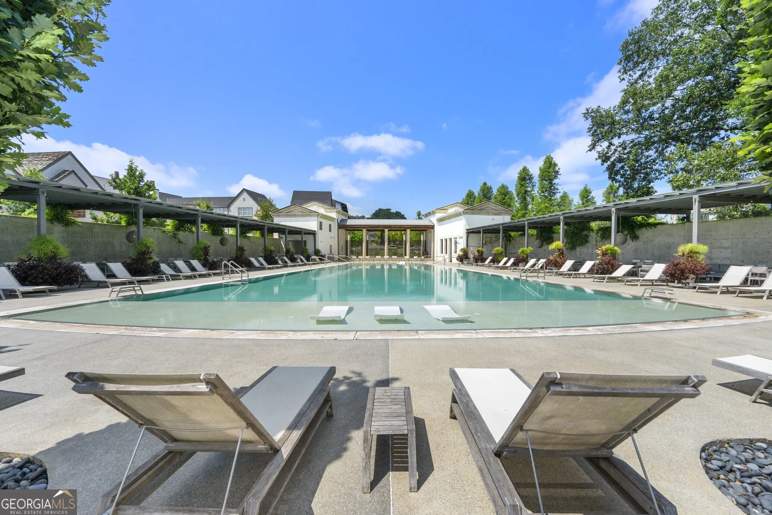 305 Breakspear Lane