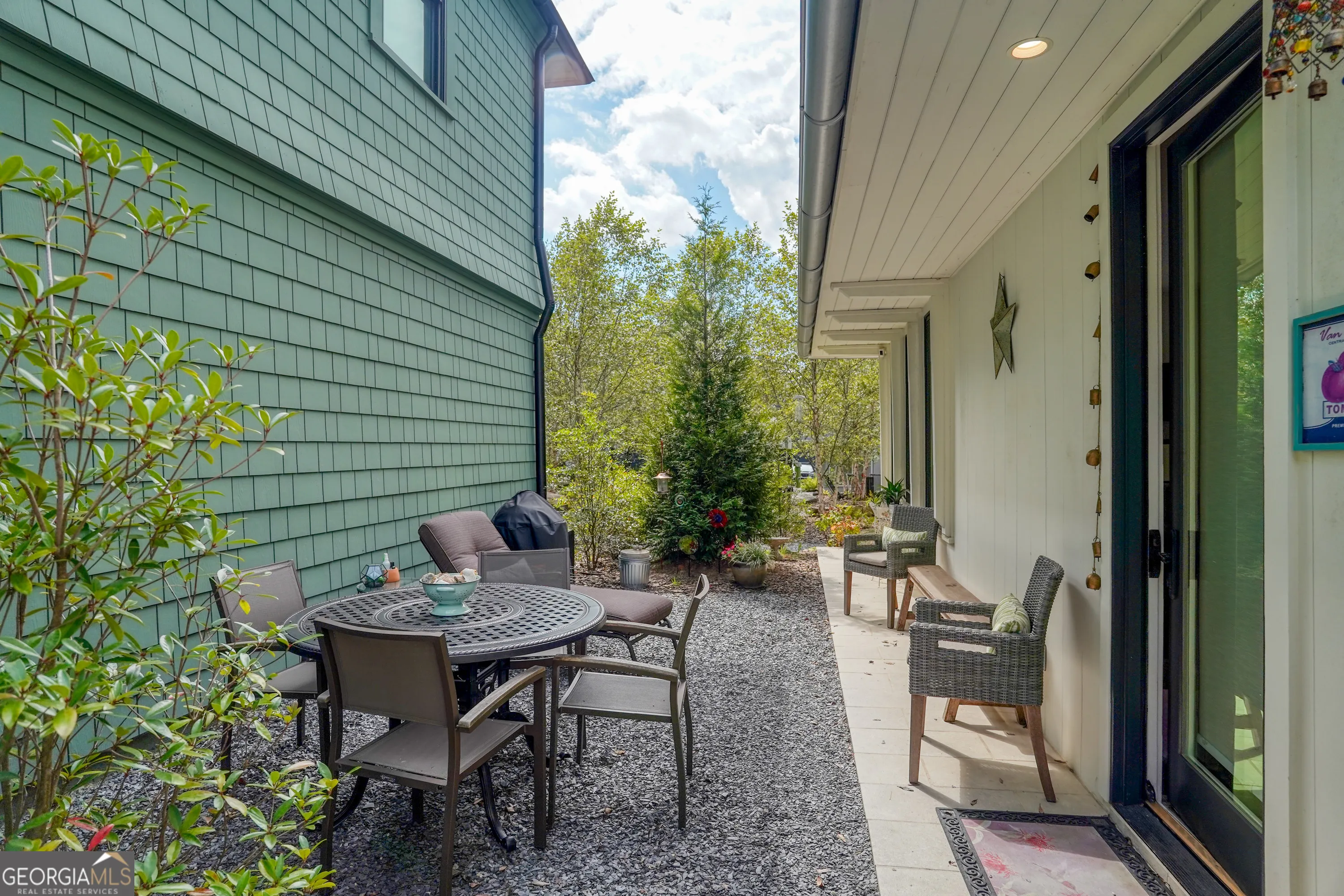 305 Breakspear Lane