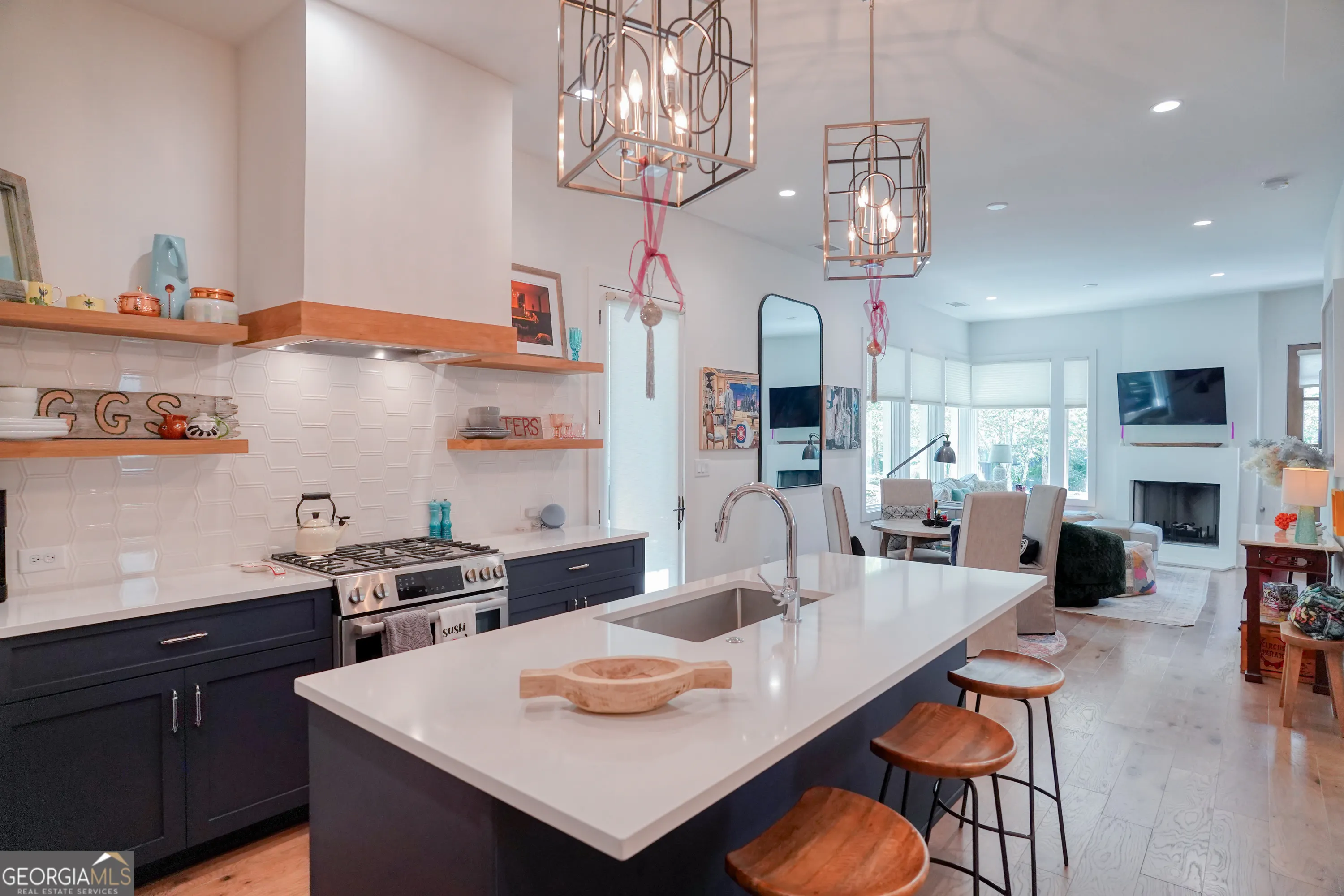 305 Breakspear Lane
