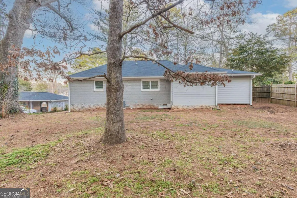2303 Pinewood Drive