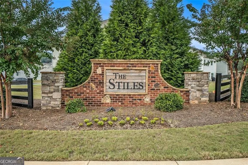 221 Chase Drew Drive SW