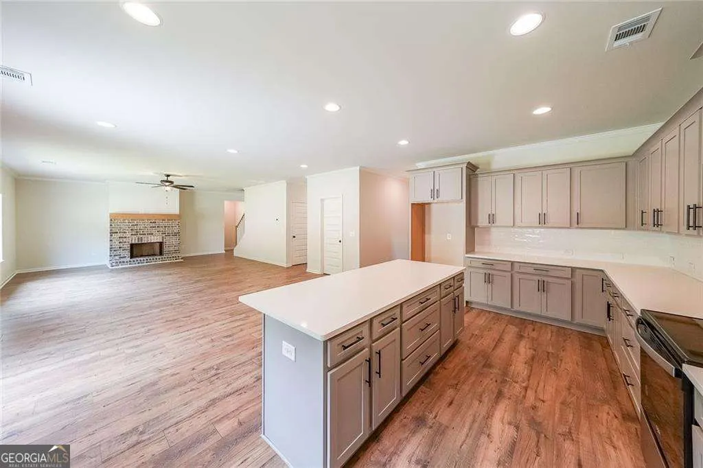 335 Grey Swan Way