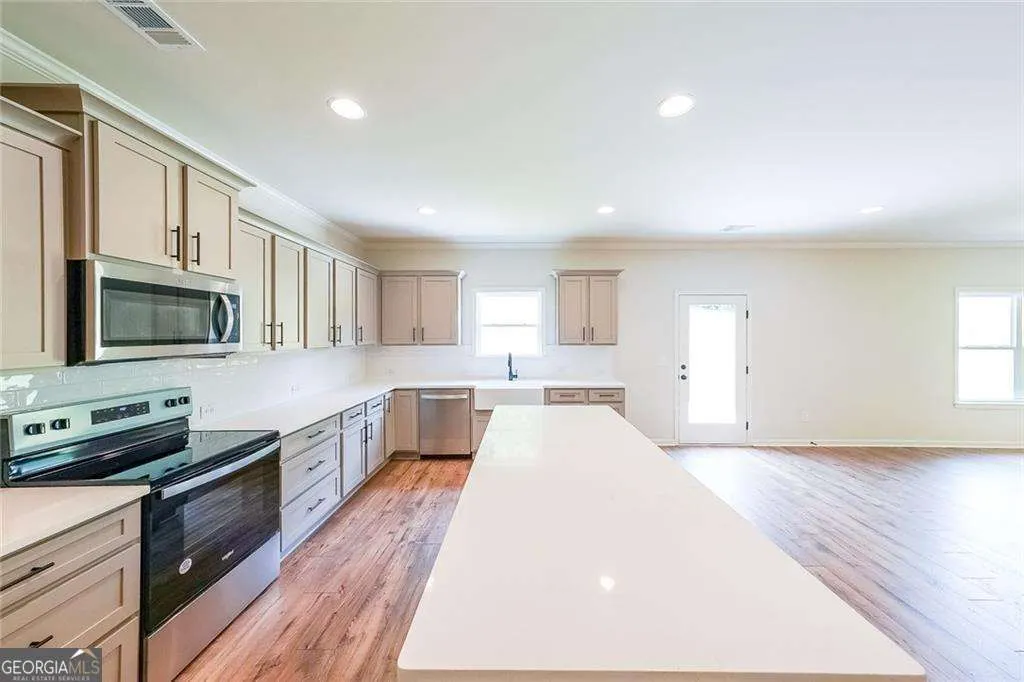 335 Grey Swan Way