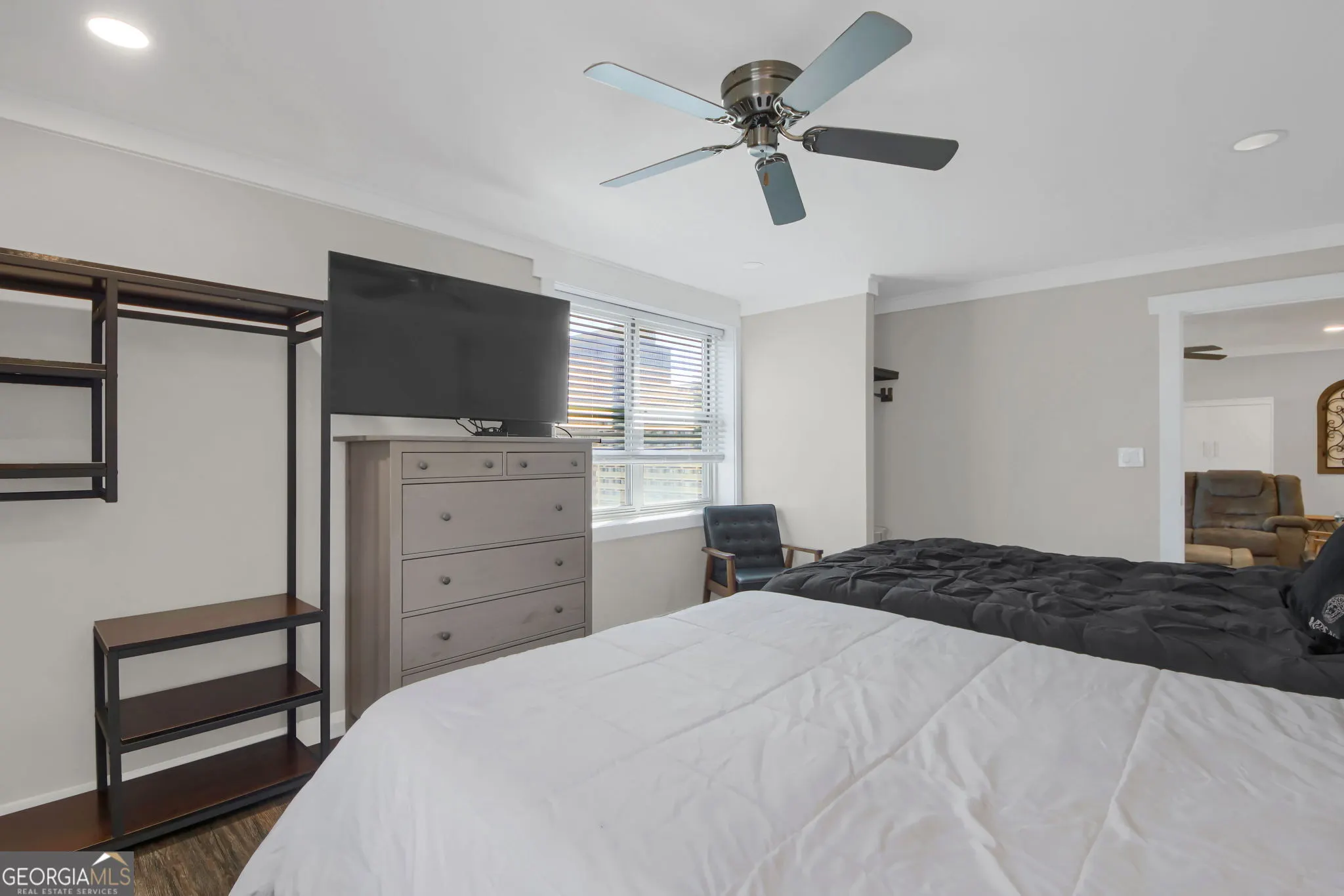 21 300 W Peachtree Street E, #21