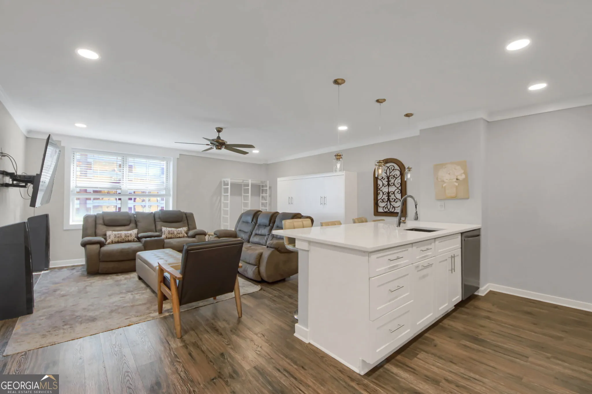 21 300 W Peachtree Street E, #21