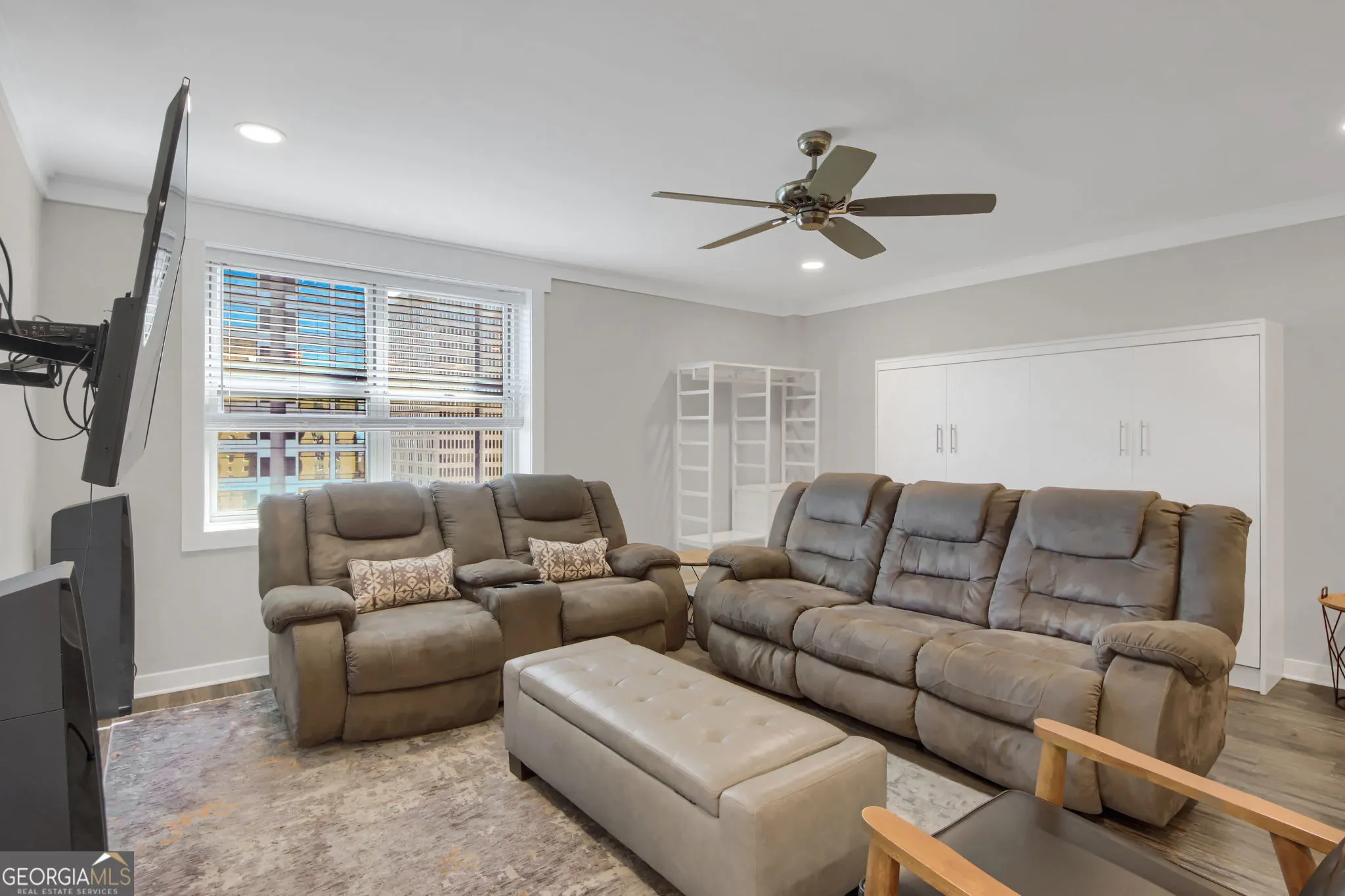 21 300 W Peachtree Street E, #21
