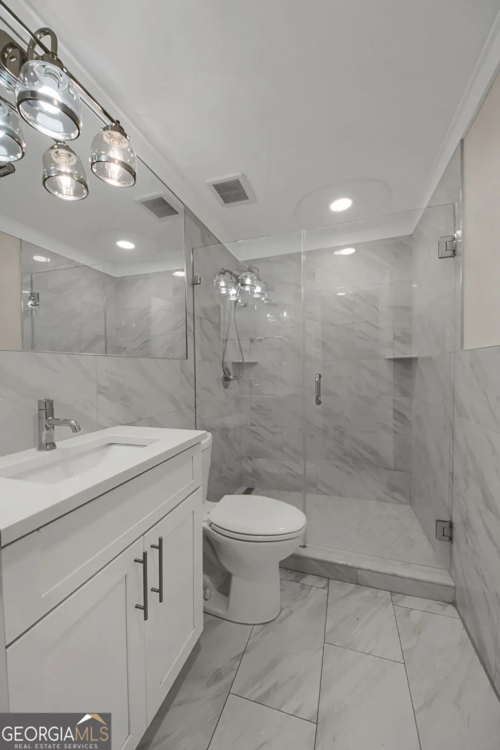 21 300 W Peachtree Street E, #21