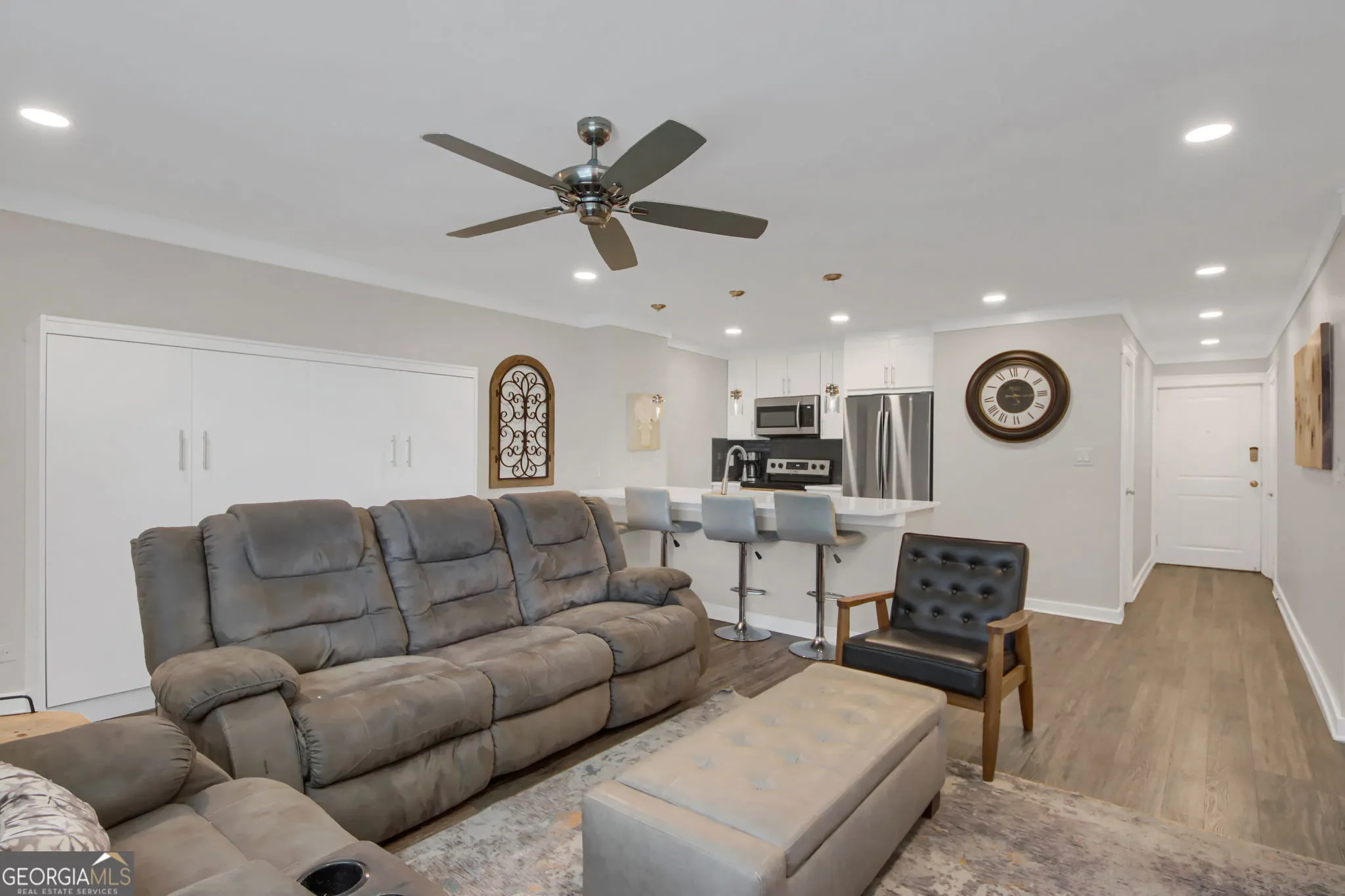21 300 W Peachtree Street E, #21