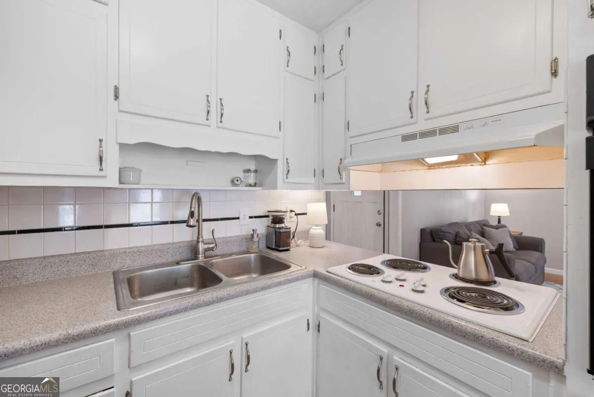 2577 Glen Circle