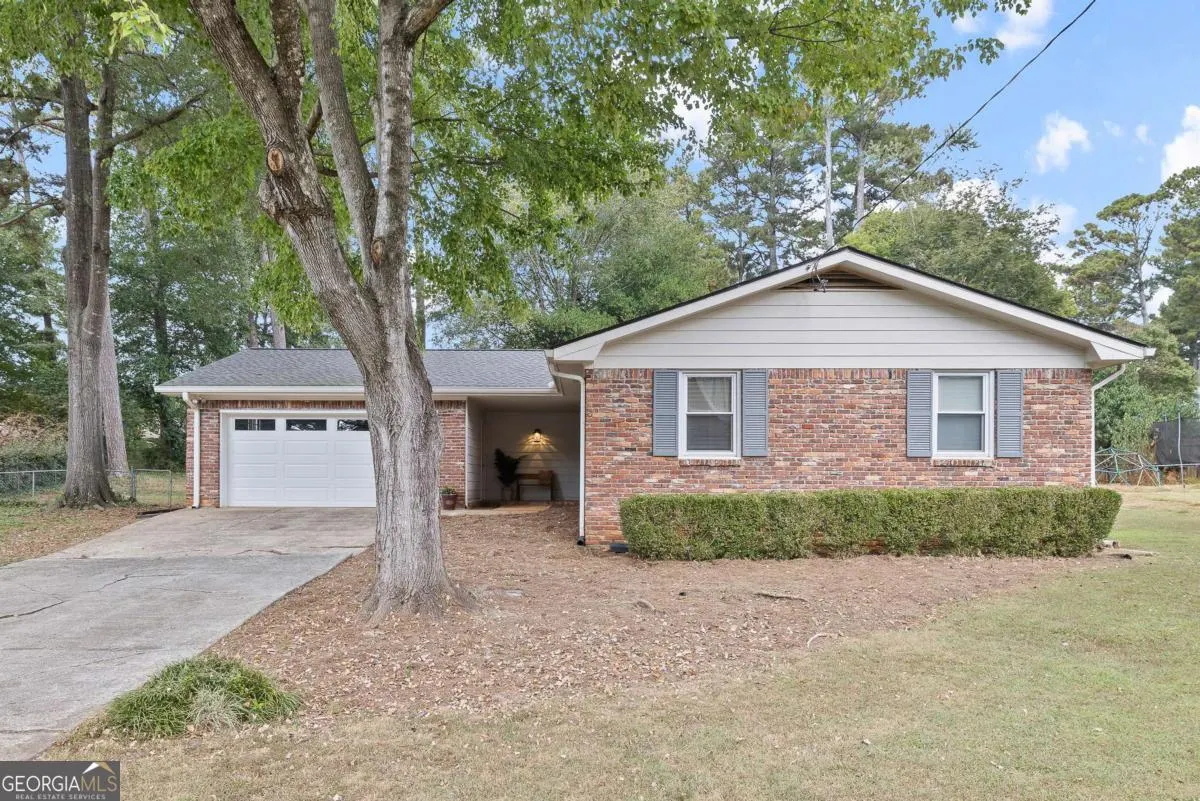 2577 Glen Circle